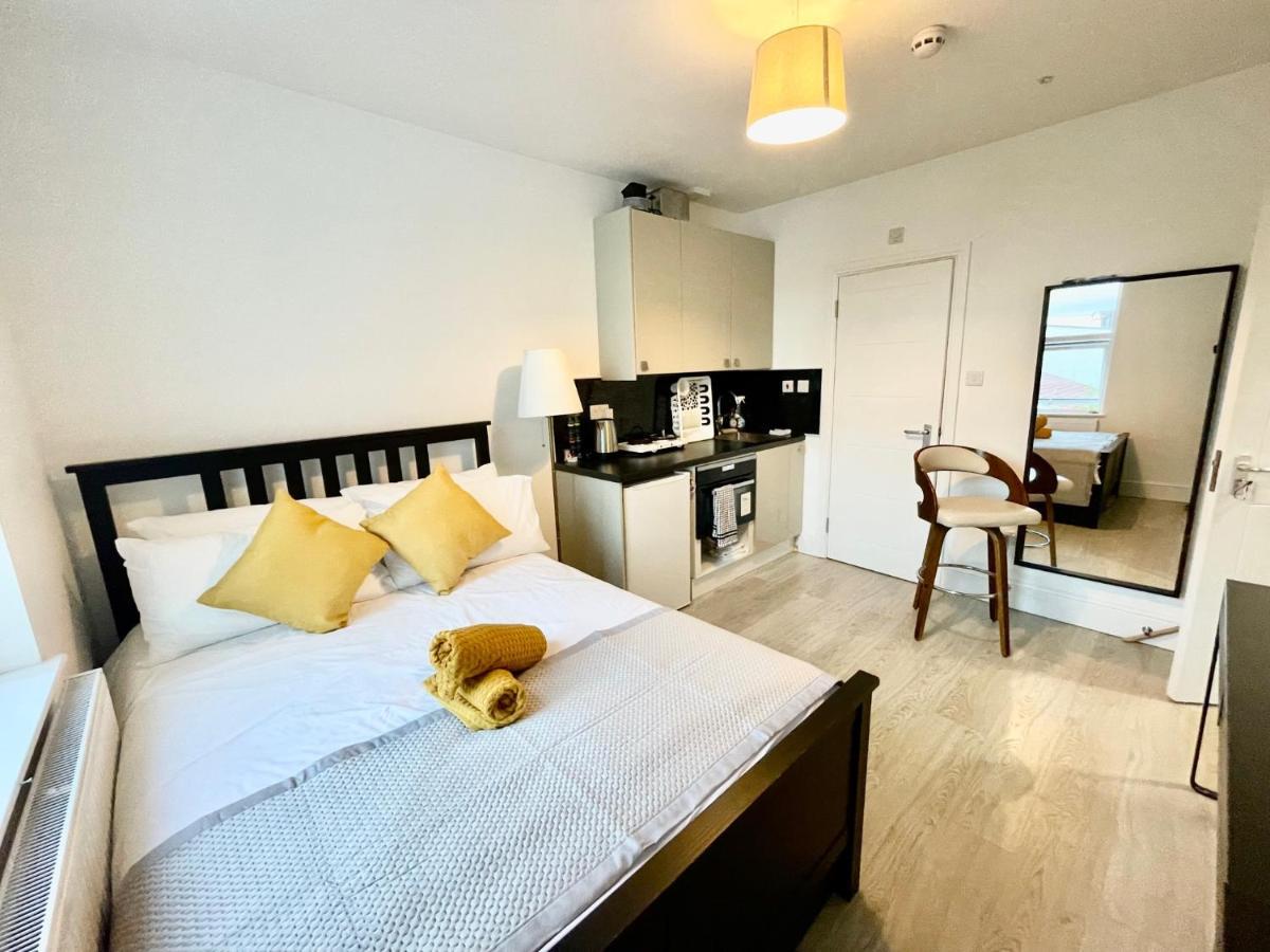 Lovely Self Contained Studio Now Available London Exterior foto