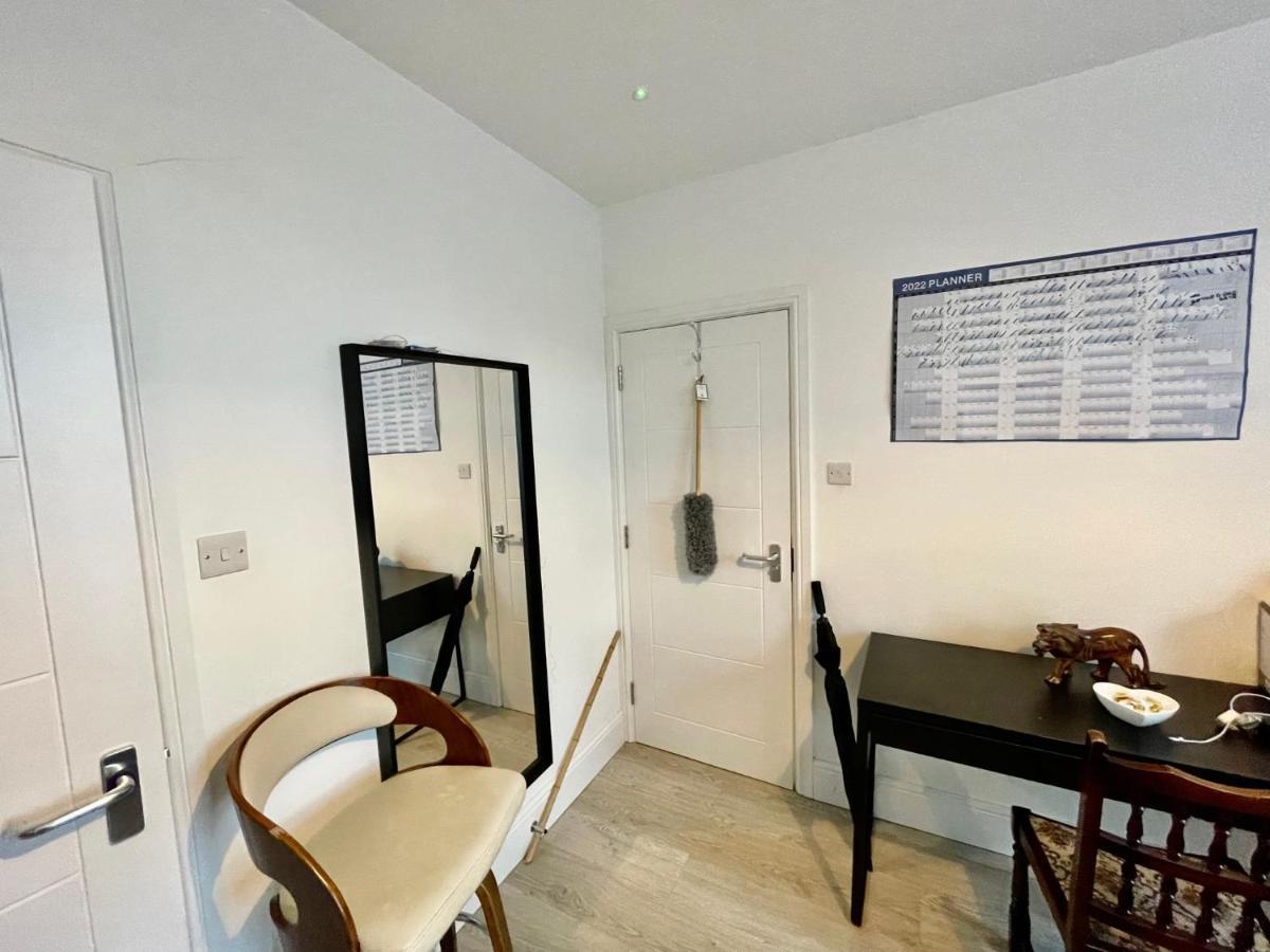 Lovely Self Contained Studio Now Available London Exterior foto