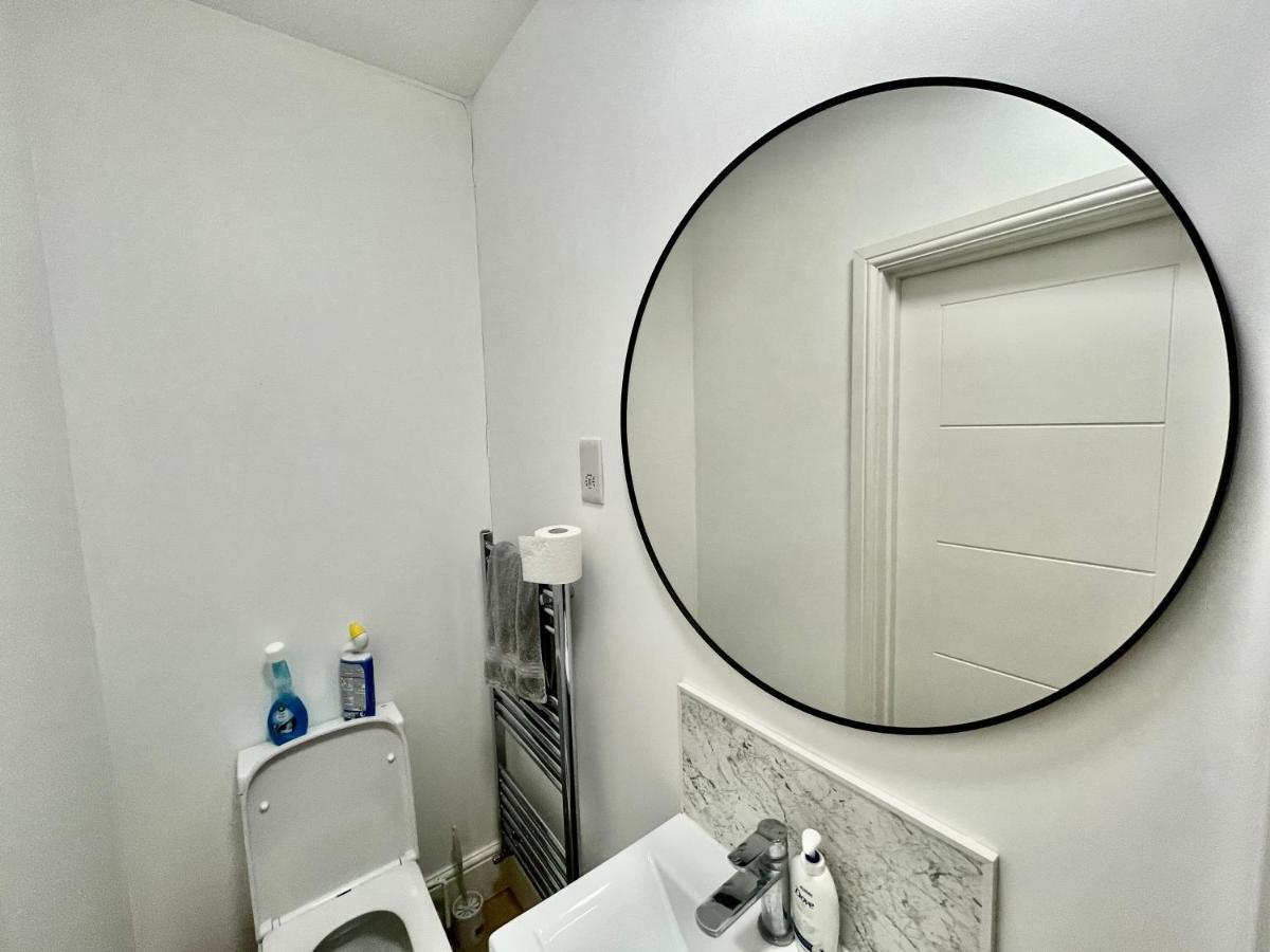 Lovely Self Contained Studio Now Available London Exterior foto