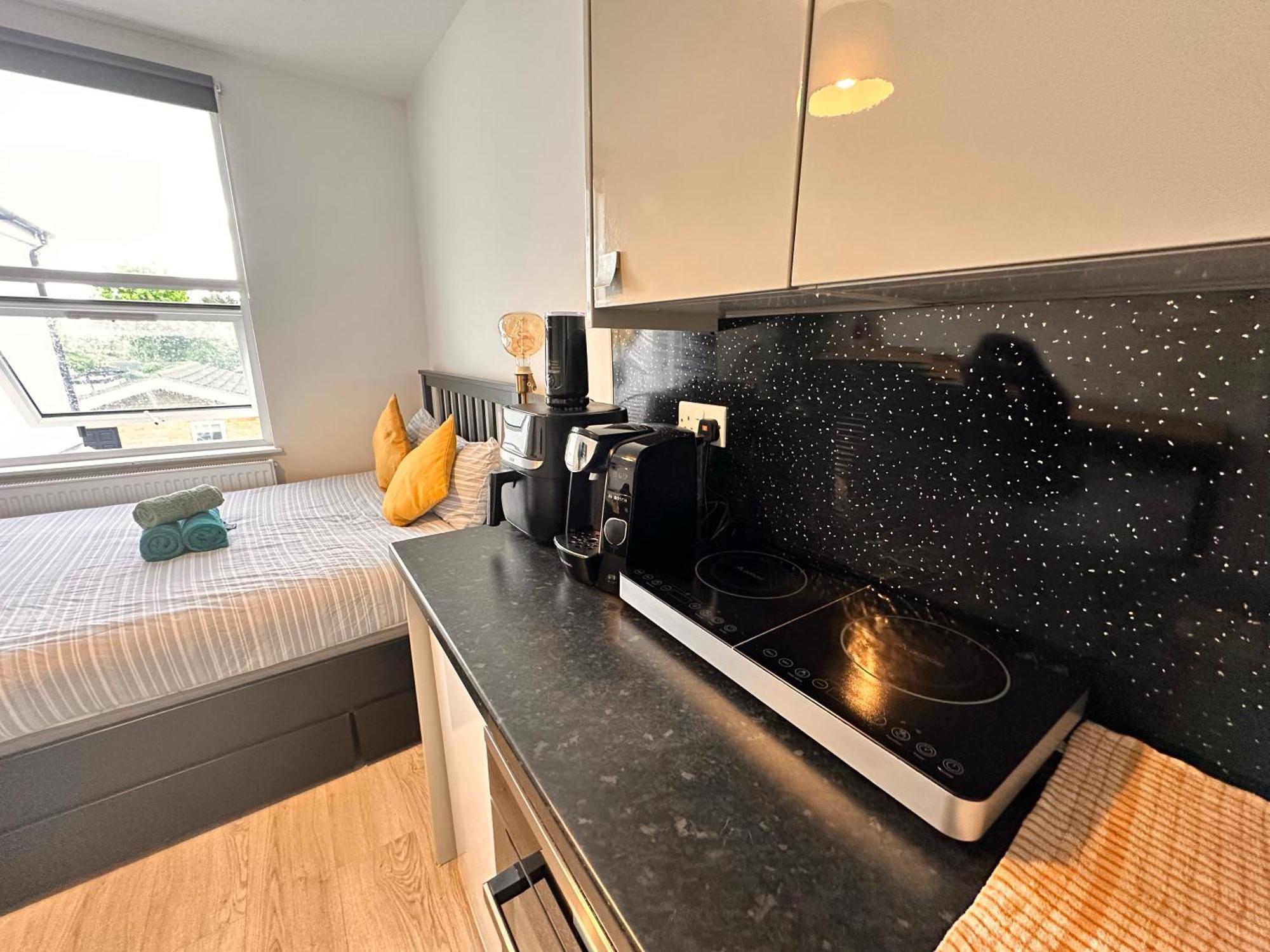 Lovely Self Contained Studio Now Available London Exterior foto