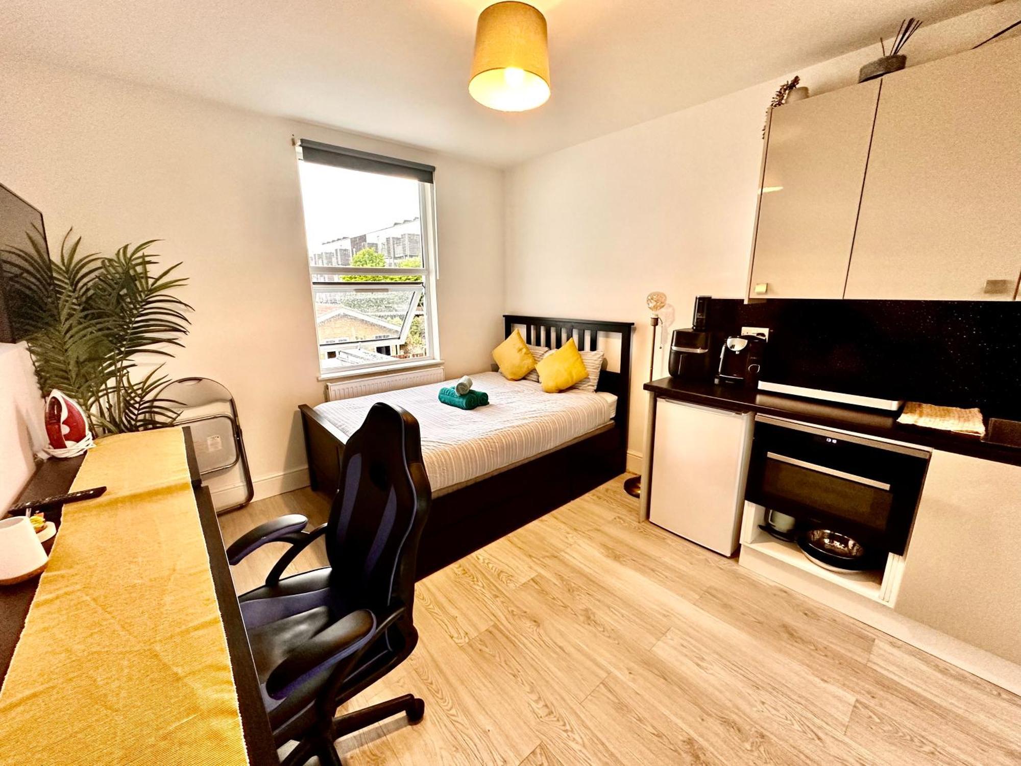 Lovely Self Contained Studio Now Available London Exterior foto